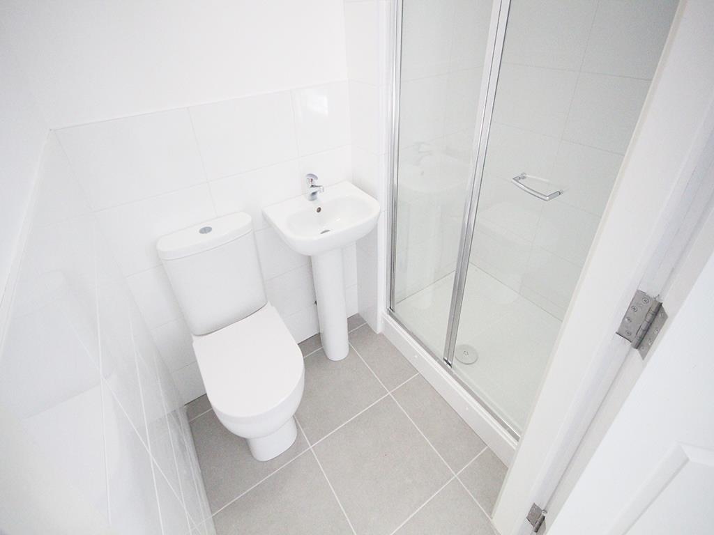 2 bedroom apartment To Let in Earby - IMG_5085.jpg